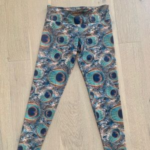 Onzie Peacock Leggings, Size M/L